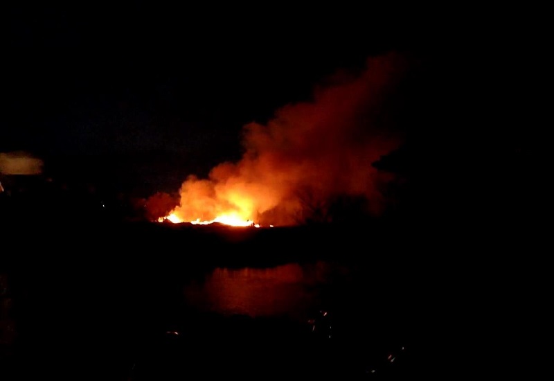 Vídeo – Incêndio de grandes proporções mobiliza Corpo de Bombeiros em SJB