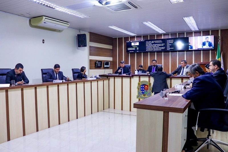 Vereadores de SJB requerem informações à Prefeitura sobre cargos de confiança, processos e imóveis alugados