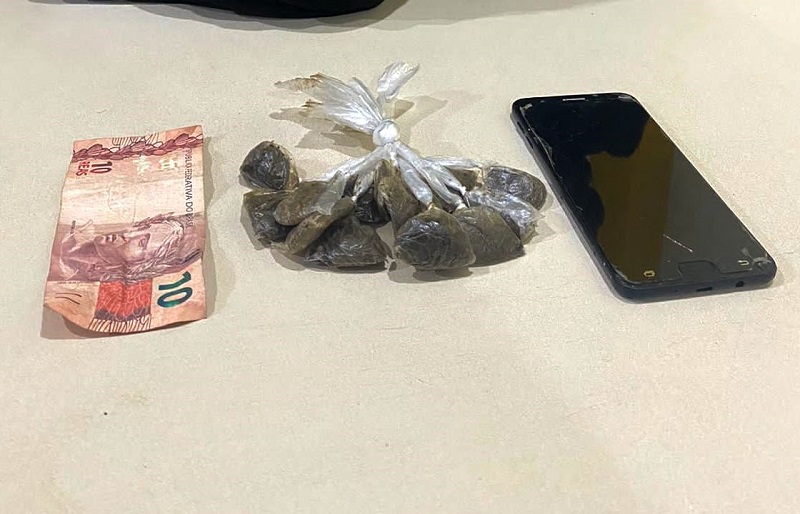 PM apreende droga em SJB