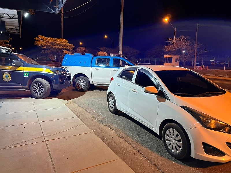 Carro roubado em São Gonçalo é recuperado pela PRF em Campos