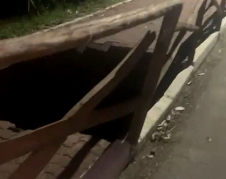 Vídeo – Rompimento de adutora interrompe abastecimento de água em Atafona