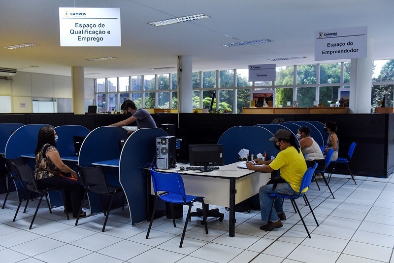 Campos inicia semana com 286 vagas de emprego