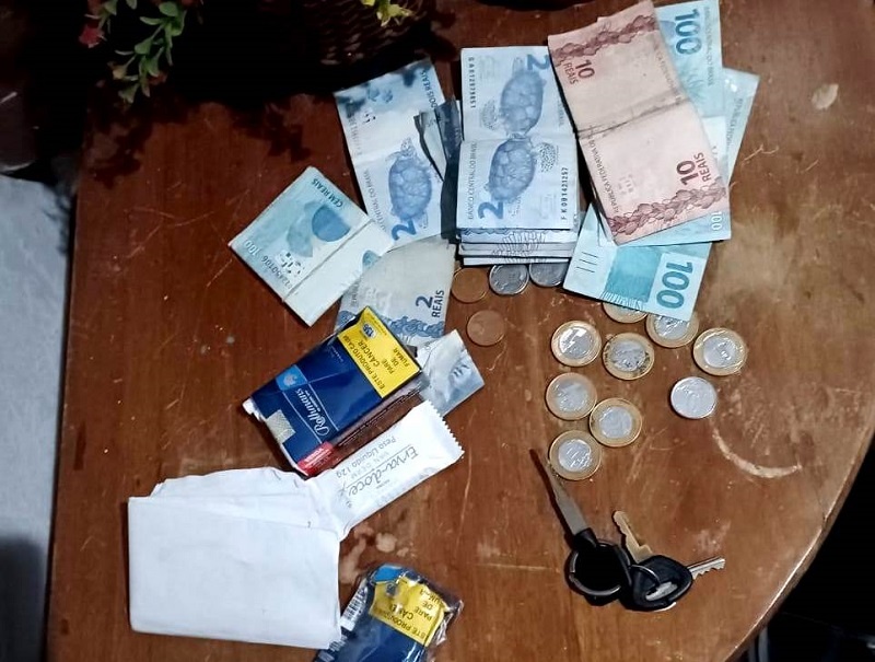 Suspeito de furtar R$ 10 mil de loja em Campos é apreendido hospedado em SJB