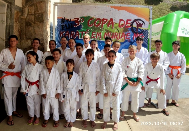 SJB conquista vice-campeonato de karatê em Minas Gerais
