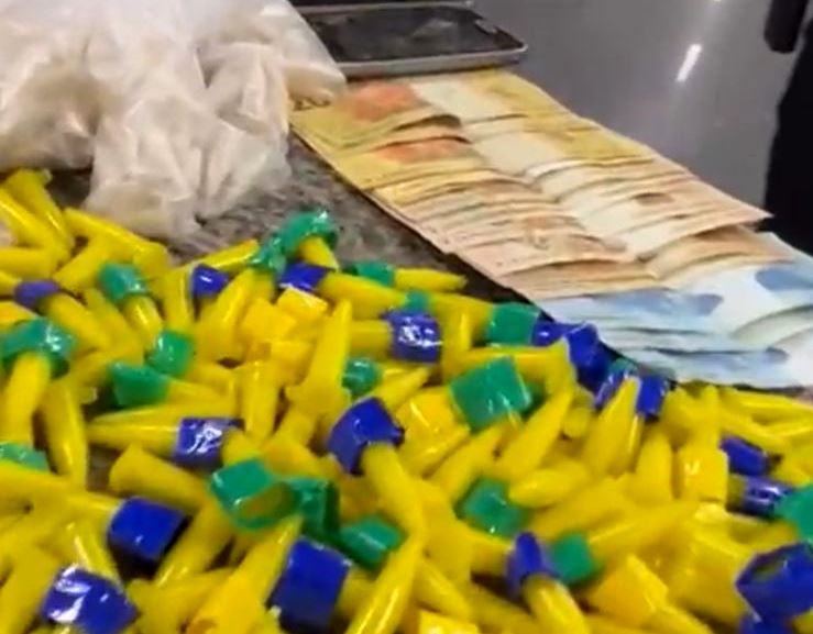 Vídeo – Homem preso com mais de 2 mil pinos de cocaína em SFI