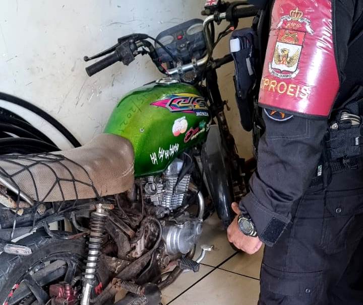 Proeis apreende motocicleta em SJB