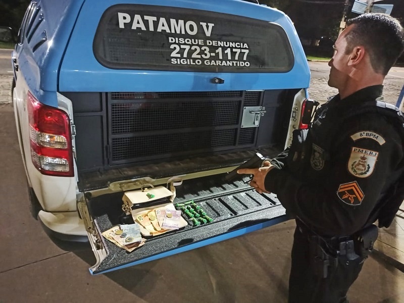 PM apreende droga e três jovens são detidos em SJB