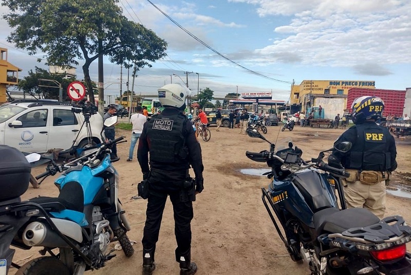 Vídeos – Operação da PRF termina com 28 motocicletas apreendidas e 119 autos de infração em Campos
