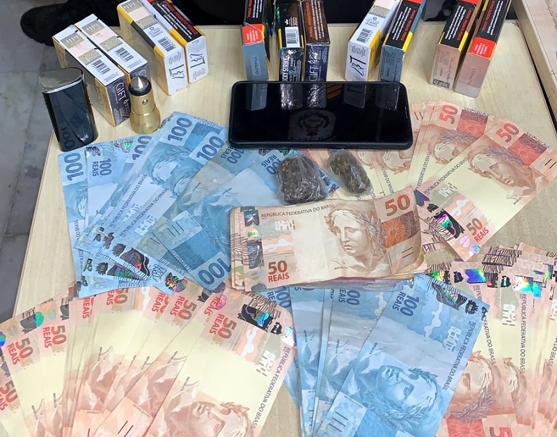 Homem é preso com R$ 5 mil em notas falsas em SJB