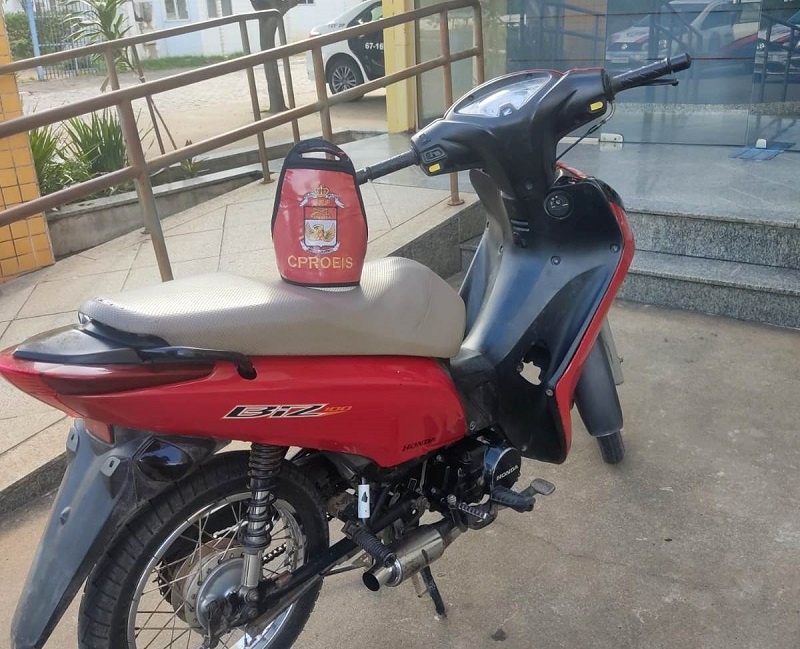Proeis apreende motocicleta em SJB