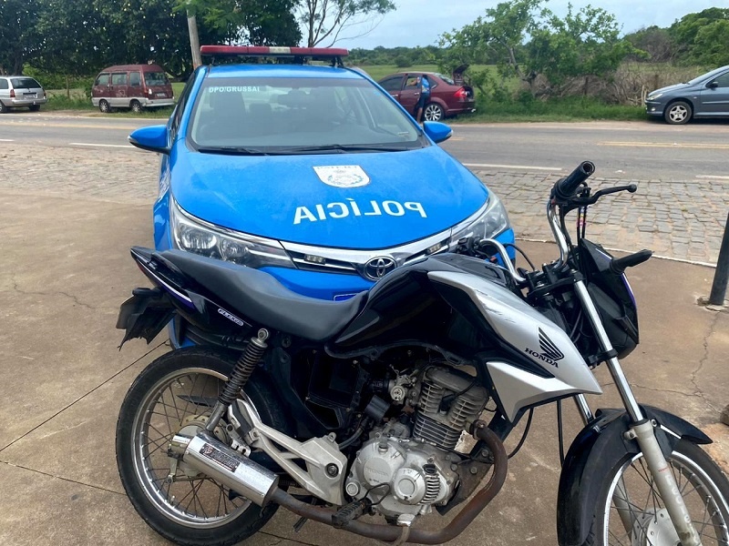 PM apreende motocicleta em SJB