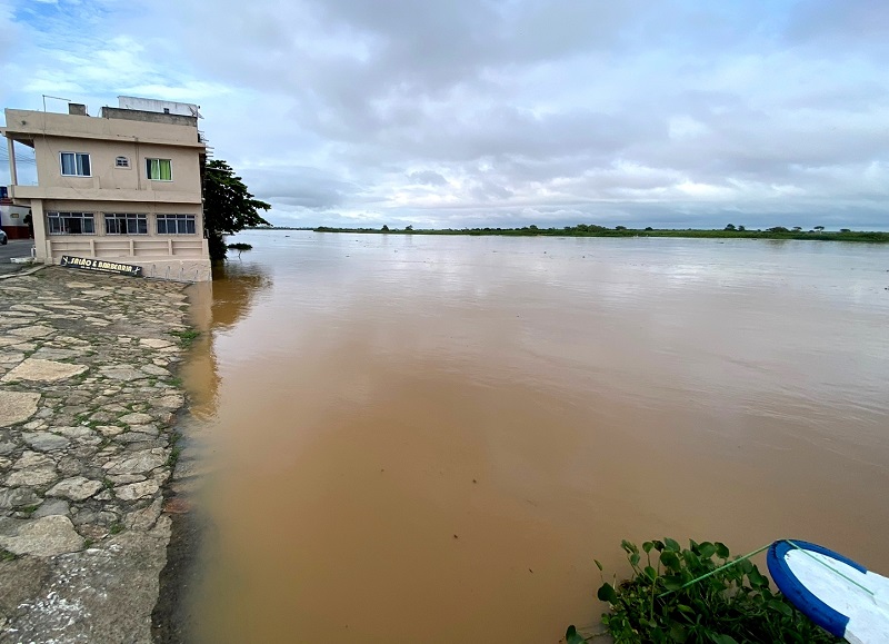 Vídeo – Rio Paraíba já ultrapassa os 6 metros em SJB