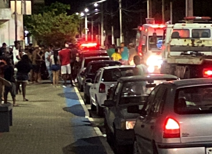 Criança fica ferida após ser atropelada por carro em SJB