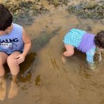 Verão, sol e mar: Praia requer cuidados redobrados com crianças e bebês