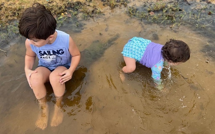 Verão, sol e mar: Praia requer cuidados redobrados com crianças e bebês