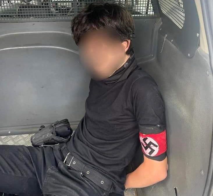 Vídeos – Jovem é apreendido após jogar bomba em escola no interior paulista