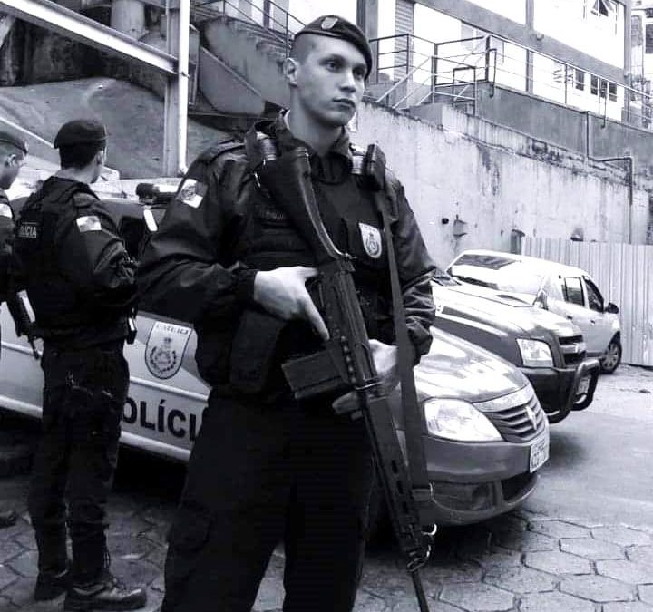 Policial militar é morto durante troca de tiros com criminosos em Angra dos Reis