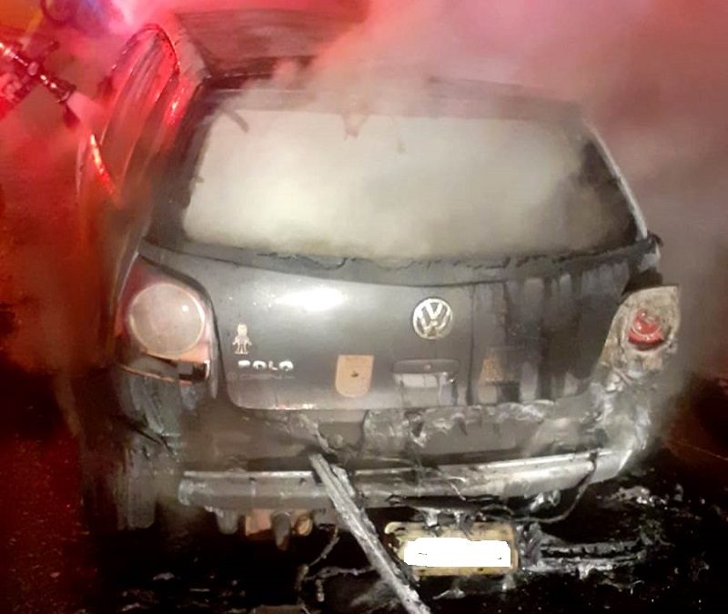 Corpo de PM é encontrado carbonizado dentro de seu próprio carro no RJ