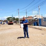 Legislativo visita obras de calçamento de rua em Grussaí