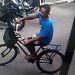 Vídeo - Homem furta bicicleta no Centro de SJB