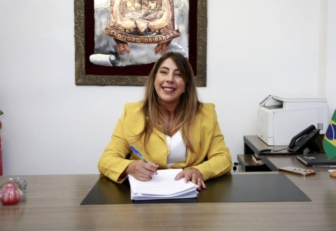 Prefeita Carla Caputi recebe representantes dos construtores da GNA II, que fazem balanço de ações sociais em 2023