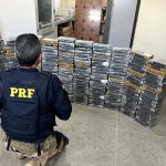 Vídeo - Homem é preso pela PRF com 320 quilos de cocaína em Campos