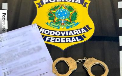 Durante fiscalização em Campos dos Goytacazes, PRF prende homem procurado pela Justiça