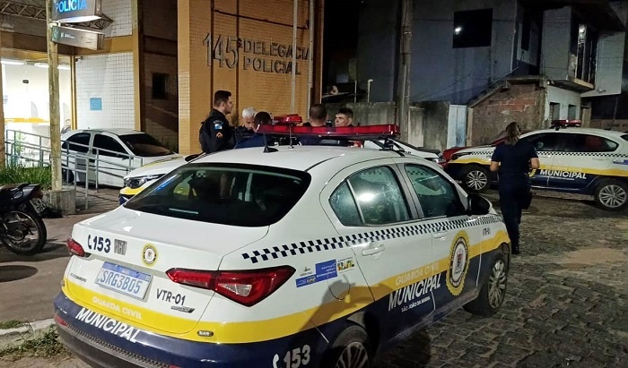 Mulher é presa por desacatar guardas, paga fiança e é liberada em São João da Barra