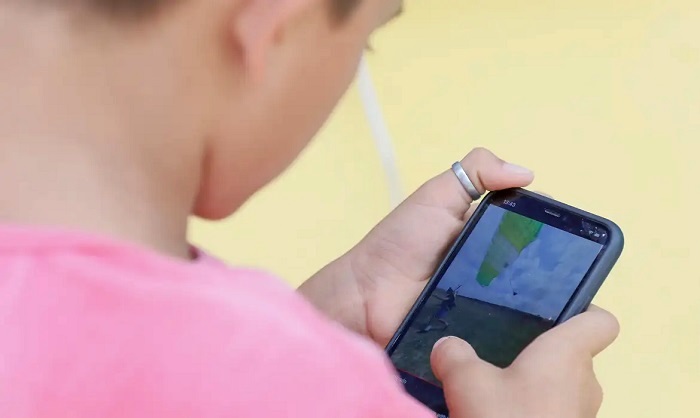 Escolas da educação básica iniciam ano letivo com proibição de celular