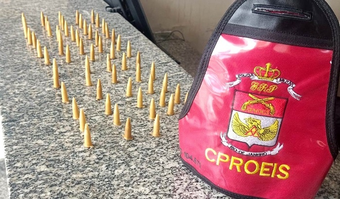 Proeis apreende pinos de cocaína ao lado de igreja em São João da Barra