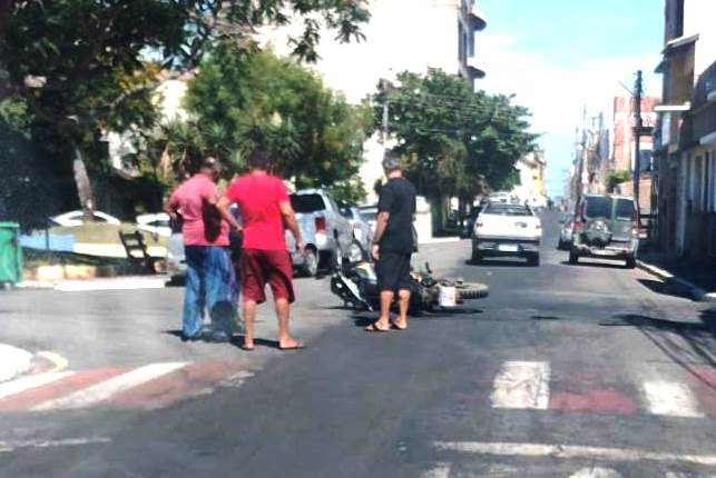 Acidente deixa Guarda Civil ferido no Centro de São João da Barra