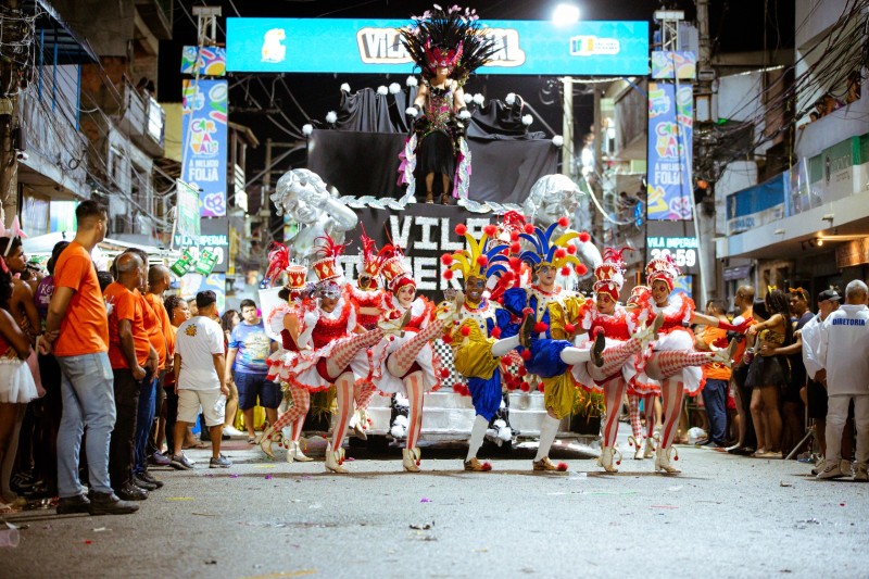Vila Imperial leva para a Avenida o enredo É Carnaval