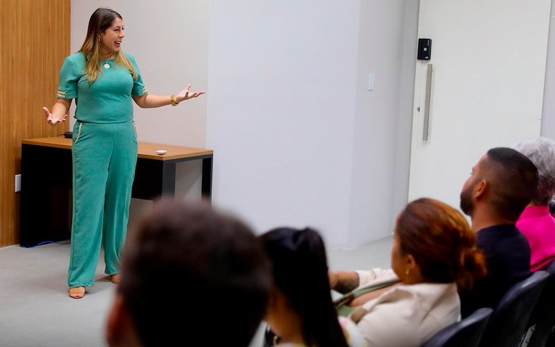Carla Caputi faz reunião de agradecimento e anuncia mudanças no secretariado nos próximos dias