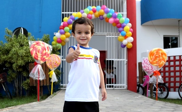 Reformada e ampliada, creche volta a receber alunos no Bairro de Fátima
