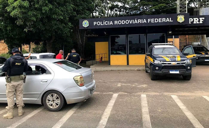 PRF realiza operação contra transporte remunerado irregular de passageiros em SJB, Campos e Casimiro