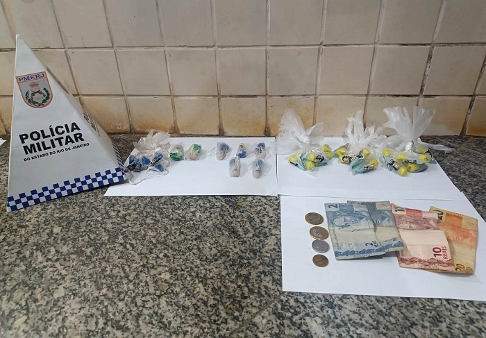 Vídeo – Adolescente de 14 anos é apreendido por tráfico de drogas em São João da Barra