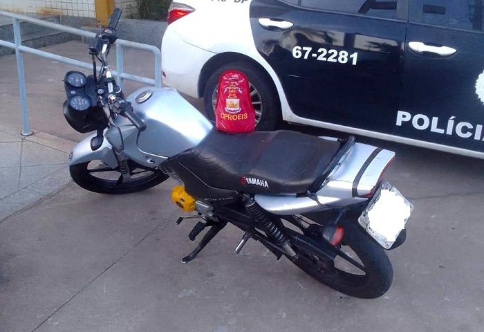 Adolescente é flagrado pilotando motocicleta com motor com registro de roubo em SJB