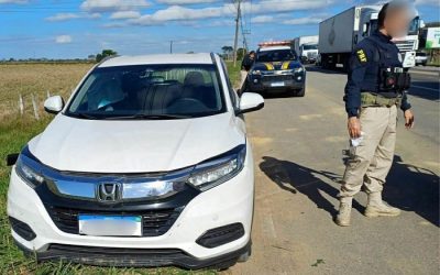 PRF recupera veículo roubado após perseguição na BR-101, em Campos dos Goytacazes
