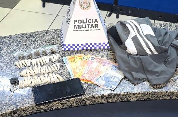 Jovem é preso dentro de freezer por tráfico de drogas em São João da Barra