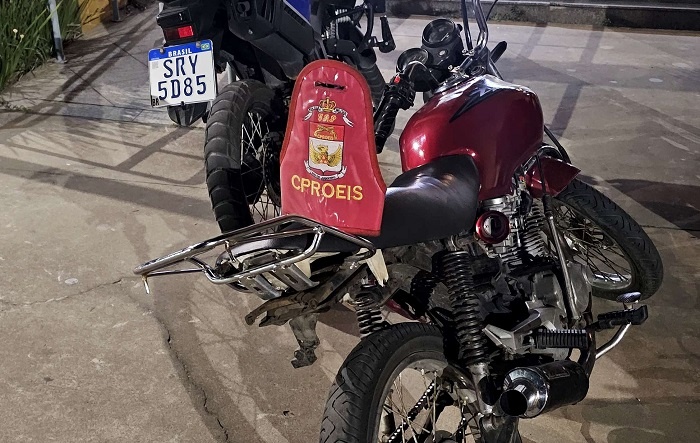 Motocicleta sem placa e com descarga irregular é apreendida em São João da Barra