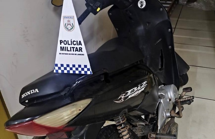 PM apreende motocicleta com sinais de adulteração em SJB