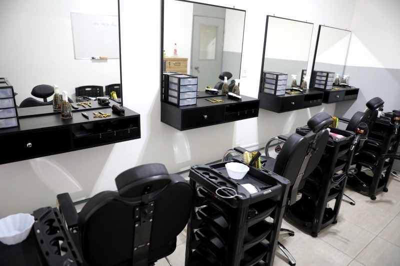 Casa da Juventude de SJB oferece a Barbearia Social