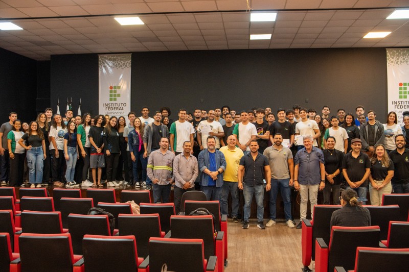 IFF e Prefeitura de SJB entregam 77 certificados a formandos de NRs 29, 35 e 37