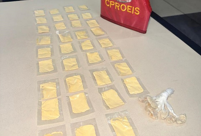 Polícia apreende cocaína e crack em SJB