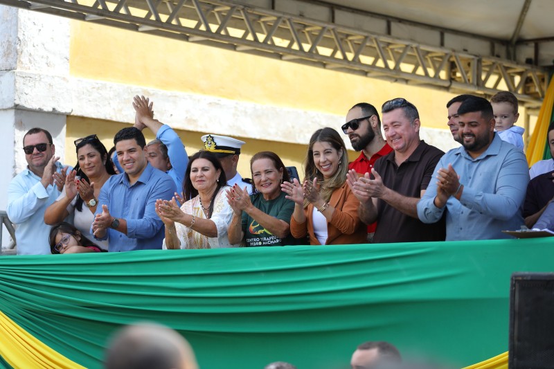 Desfile cívico-militar fecha a Semana da Pátria em SJB exaltando diversidade e inclusão