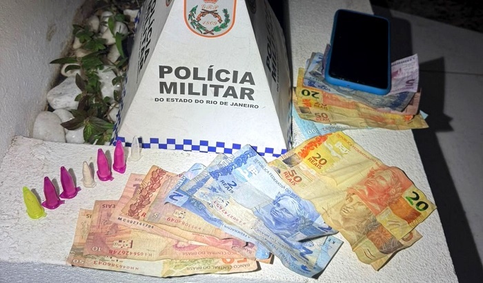 Quatro detidos com pinos de cocaína em São João da Barra