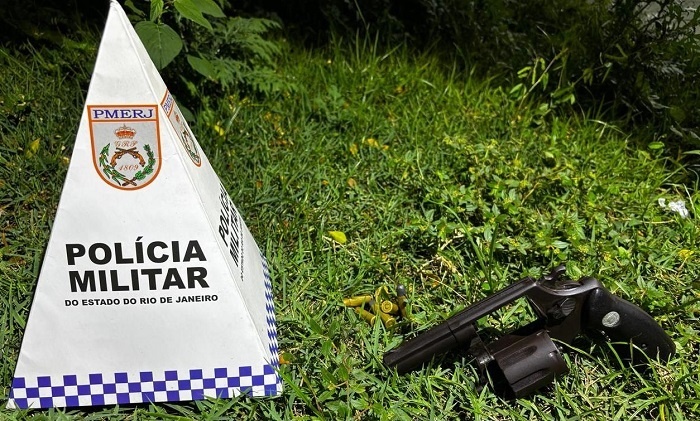 Homem é preso com revólver em Campos