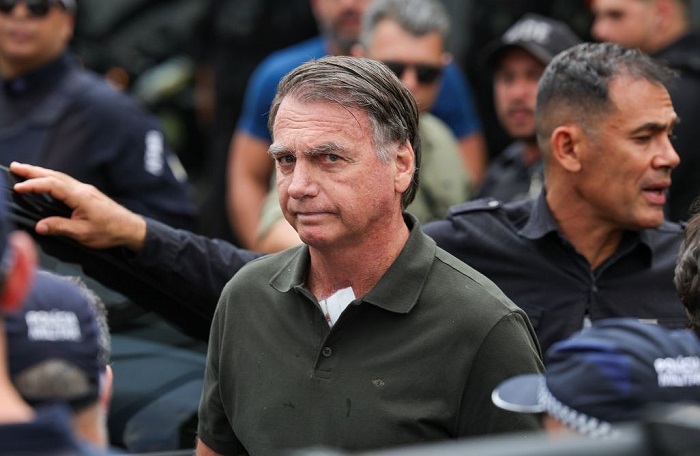 Moraes decide que Bolsonaro continuará preso na superintendência da PF