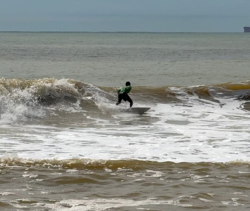 Copa de Surf em Grussaí reúne atletas da região