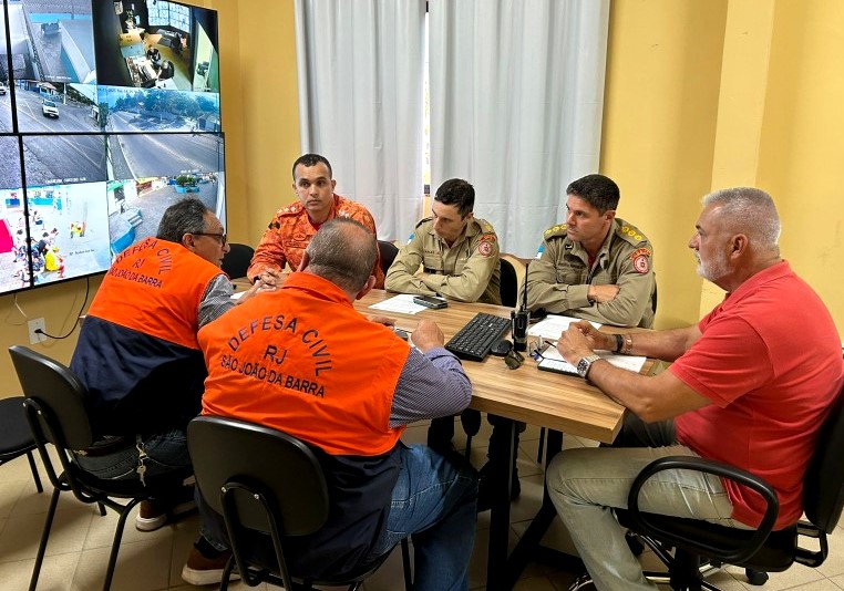 Reunião discute atuação dos Bombeiros no verão 2026 em SJB